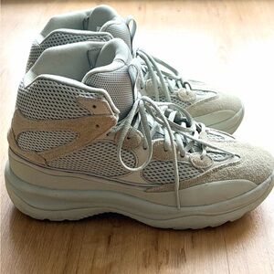 Adidas Yeezy 500 High Mist Stone US10.5 – Good Condition